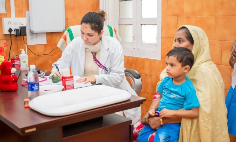 भारतीय तटरक्षक बल ने लक्षद्वीप में एक सुपर-स्पेशलिस्ट चिकित्सा शिविर को आयोजित करने में मदद की