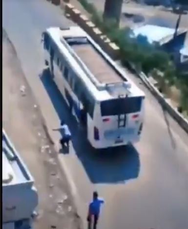 पंजाब से अमरनाथ गए यात्रियों की बस का ब्रेक-फेल:कूदते समय 8 घायल, सुरक्षाकर्मियों ने बैरिकेडिंग लगाकर रोका