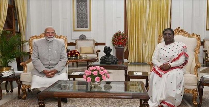 ऑपरेशन सिंदूर पर जानकारी देने के लिए राष्ट्रपति से मिलने पहुंचे पीएम मोदी