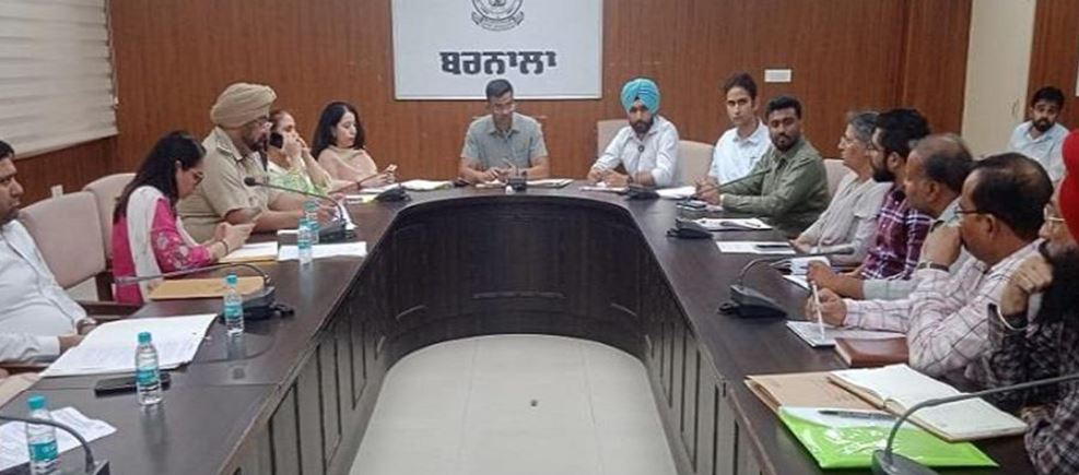 सड़क सुरक्षा और नशा विरोधी मुहिम, 49 स्कूल वैनों के काटे गए चालान, 211 केस दर्ज