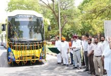 दिल्ली हवाई अड्डे के लिए लग्जरी बसों के बेड़े का विस्तार; हरपाल सिंह चीमा ने 5 नई सुपर इंटीग्रल वोल्वो बसों को हरी झंडी दिखाकर रवाना किया